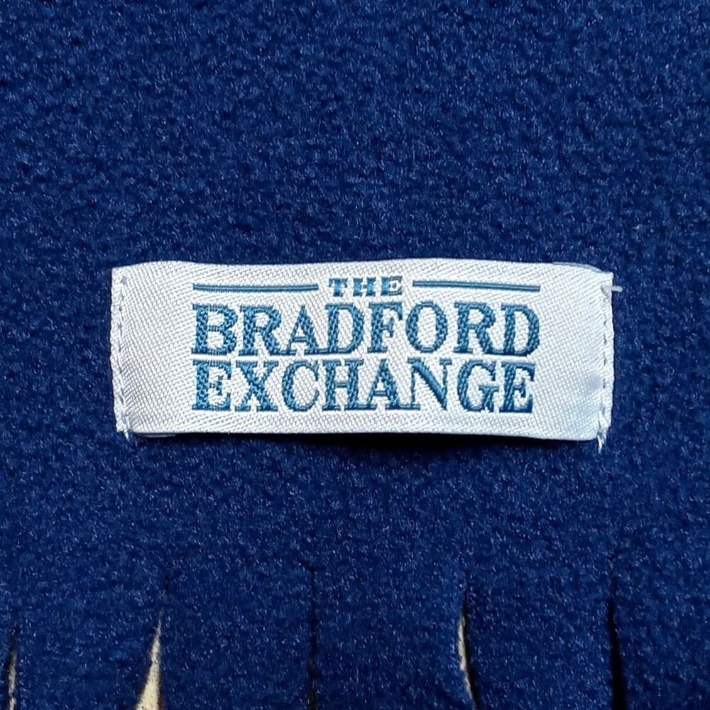 Bradford Exchange Walt Disney Mickey Mouse & Friends Fleece Scarf - Picture 3 of 6